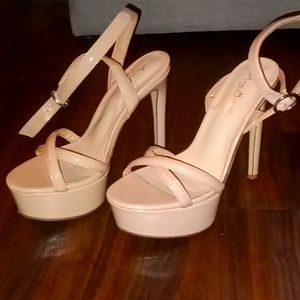 8 1/2 Anne Michelle High Heels